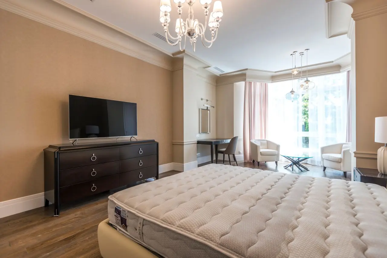 Trivisahotel Verdict elegáns lakosztály belső tere